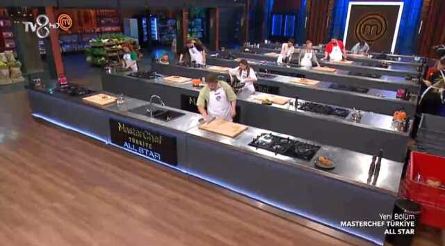Masterchef ana kadroya giren 7. yarışmacı kim oldu? 21 Haziran 2023 Masterchef ana kadroya kim dahil oldu? Ana kadroya giren yedinci isim kimdir?