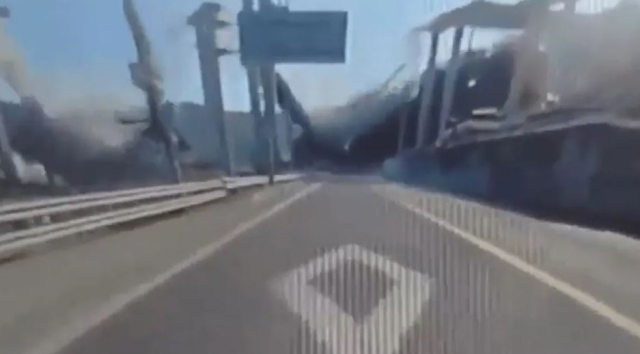 İnşaatı devam eden köprü çöktü: 4 kişi hayatını kaybetti