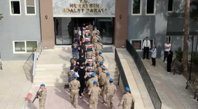 Tarlada yanmış cesedin sırrı '3 anahtar' ile çözüldü