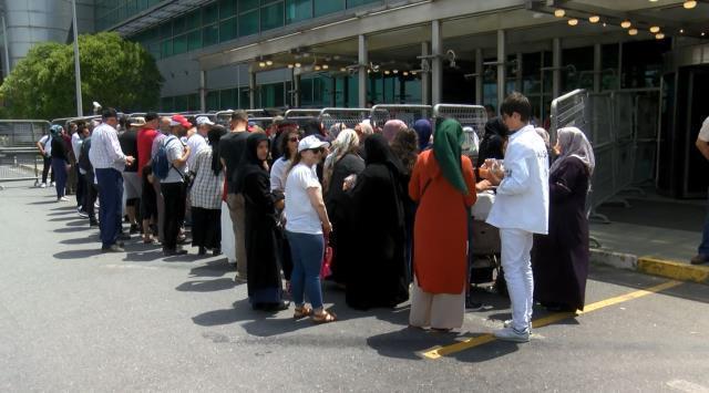 İstanbullular fethin 569. yıldönümünde Atatürk Havalimanı Millet Bahçesi'ne akın ediyor