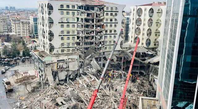 Diyarbakır'da 89 kişiye mezar olan Galeria Sitesi'ne ilişkin bilirkişi raporu hazırlandı: Kolonlar yanlış yerde