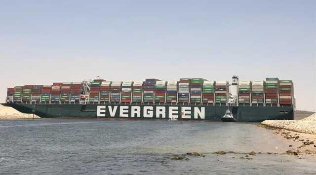 Süveyş Kanalı'nda bir gemi krizi daha! Kısa sürede çözülen olay akıllara Evergreen'i getirdi