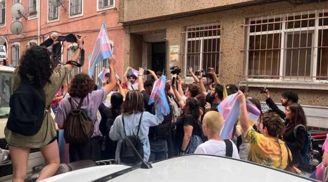 Beyoğlu ve Şişli'de İzinsiz Yürüyüşlere Polis Müdahalesi