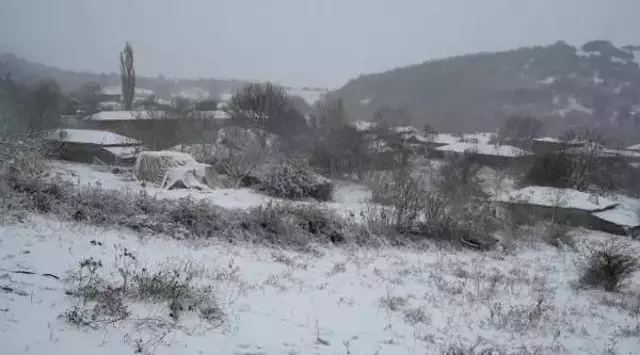 Kar Trakya'ya giriş yaptı, sınır köyleri beyaz örtüyle kaplandı