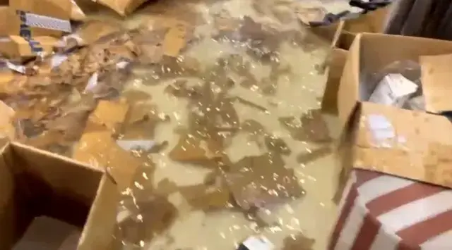 Hakkari'de sağanak yağışta iş yerini sular altında kaldı