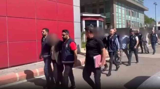16 yıldır aranan kişiyi araç lastiğinde yakmışlar! Cinayeti eski eşin evliliği çözdü