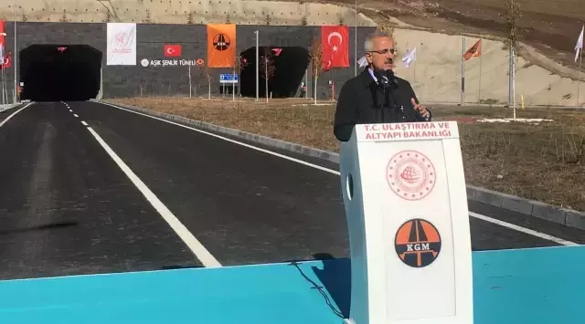 Bakan Uraloğlu: İnşa ettiğimiz yol, tünel ve köprülerle yılda 197 milyar lira ekonomik fayda sağlıyoruz