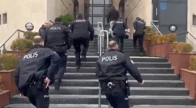 Duruşma salonundaki saldırı böyle gerçekleşti! 'Size emanet' deyip silahına sarıldı