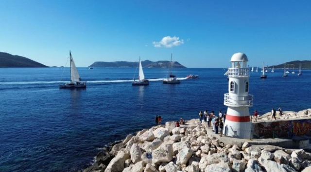 Cumhuriyet coşkusu tüm yurtta! Vatandaşlar, kutlamalara akın etti