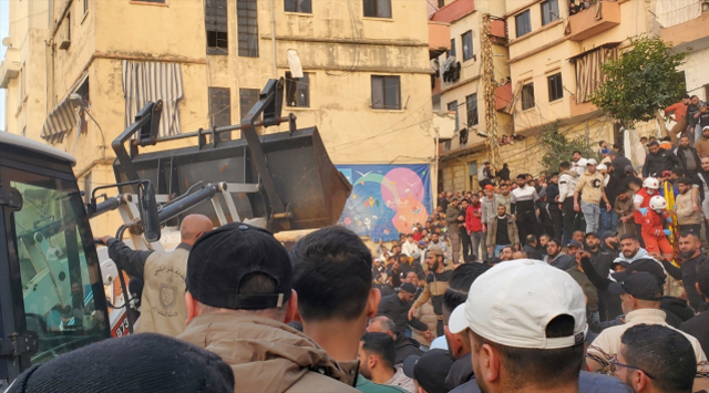 Lübnan'ın kuzeyindeki Trablusşam'da eski bir bina çöktü: 6 ölü, 7 yaralı