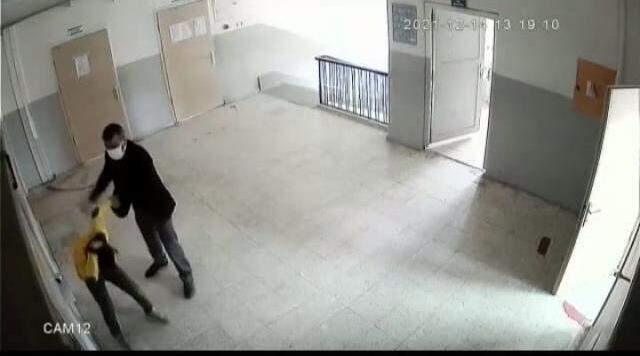 Öğrencisini yumruklayıp boğazını sıkan öğretmen 1 gün gözaltında kaldıktan sonra serbest bırakıldı