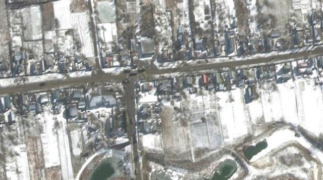 Ukrayna'nın başkenti Kiev'i işgal için bir hafta önce yola çıkan 65 km'lik Rus konvoyu dağıldı