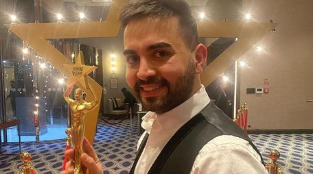 Kadir Ezildi kimdir? Kadir Ezildi nişanlandı mı, kaç yaşında, nereli? En Hamarat Benim Kadir Ezildi Instagram hesabı!