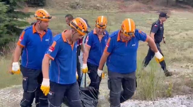 7 metrelik menfezden düşen minibüsteki 2 kişi feci şekilde can verdi