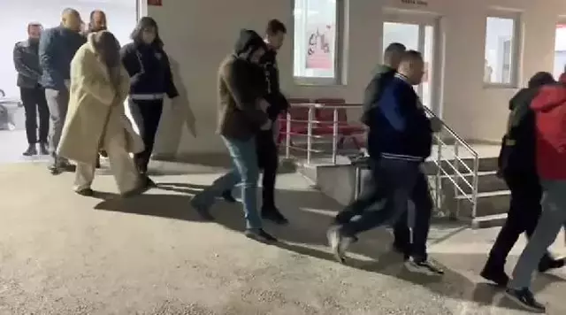 Sahte arkadaşlık sitesi kurup vatandaşı dolandıranlara 'Saklambaç' operasyonu: 11 gözaltı