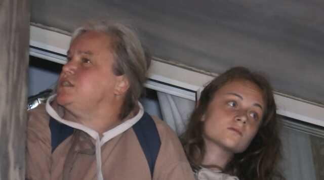 İstanbul'da otelde yangın paniği! Dumanları gören turistler camlara çıkıp sokağa döküldü