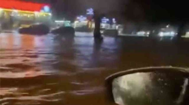 Antalya'da Sağanak ve Fırtına Hayatı Olumsuz Etkiledi