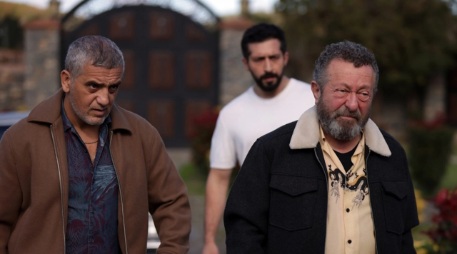 Hudutsuz Sevda son bölüm 40. bölüm full izle! Hudutsuz Sevda son bölüm neler oldu?