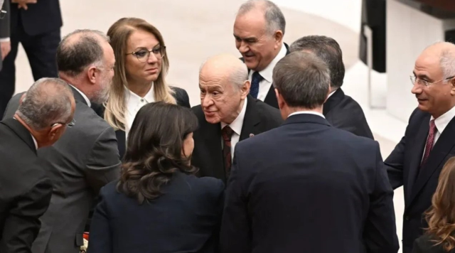 MHP lideri Bahçeli, DEM Partili Bakırhan'ı konuşması sonrası alkışladı