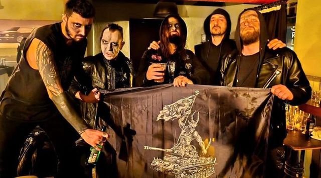 Dini değerlere hakaret eden Rock grubunun tüm üyeleri tutuklandı