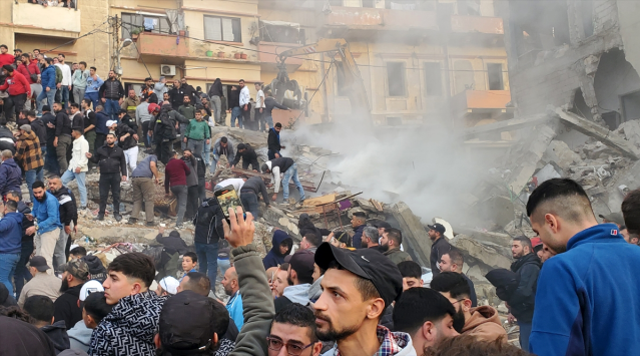 Lübnan'ın kuzeyindeki Trablusşam'da eski bir bina çöktü: 6 ölü, 7 yaralı