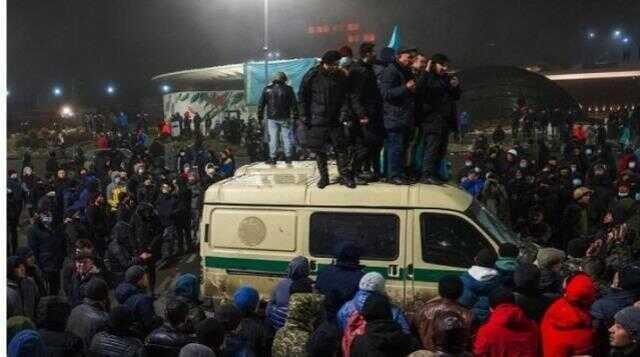 Son Dakika: Kazakistan'da ortalık iyice karışacak! Cumhurbaşkanı, eylemciler için orduya ''vur'' emri verdi