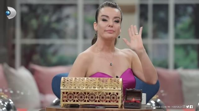 Çocukken annesi tarafından terkedilen Nursel Ergin, yaşadıklarını gözyaşları içinde anlattı