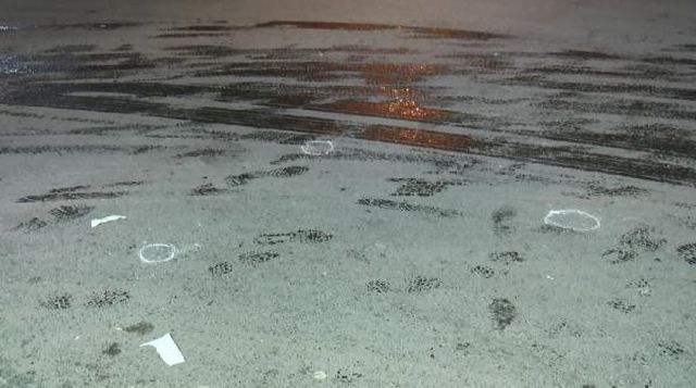 Husumetlisiyle karşılaşan şahıs, kurşun yağdırdı: 1'i çocuk 3 yaralı