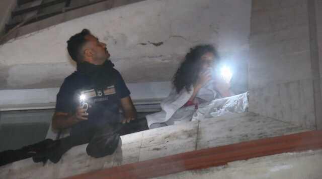 İstanbul'da otelde yangın paniği! Dumanları gören turistler camlara çıkıp sokağa döküldü