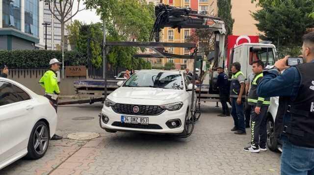 Polat çiftine yapılan operasyonun ardından araçlar sergilenmek üzere İstanbul Emniyet Müdürlüğü'ne götürülüyor