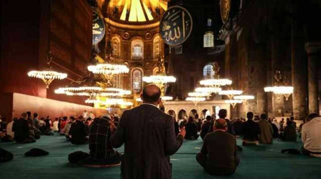 BERAT KANDİLİ ANLAMI NEDİR? Berat Gecesi'nde ne oldu? Berat Kandili'nde hangi ibadetler yapılır?
