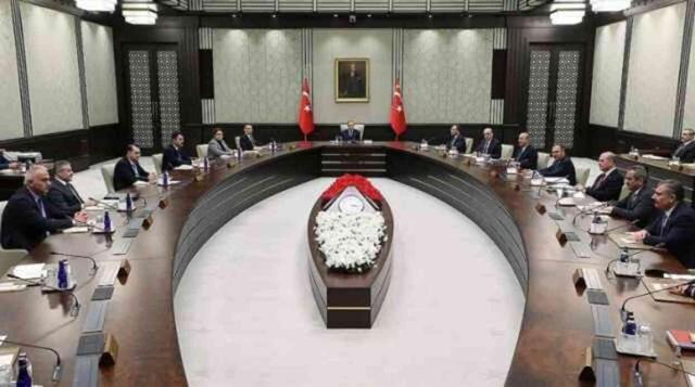 Kabine Toplantısı Gündemi: Kurban Bayramı tatili 9 gün olacak mı? Emekli bayram ikramiyesine zam var mı? Sokak hayvanlarıyla ilgili yasa teklifi!