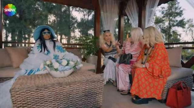 Dünya Güzellerim'in ilk bölümümde olay çıktı! Bülent Ersoy, Banu Alkan'a öfke kustu: Aptal saptal işler yapıyorsun