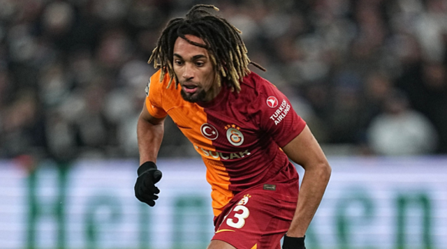 Aslan transfer şova devam ediyor! Taraftarın sevgilisi de geri dönüyor