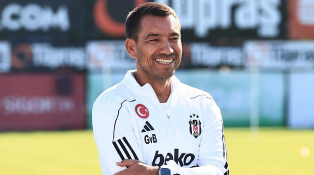 Süper Lig devinin kovmaktan beter ettiği isim yeni takımında yere göğe sığdırılamıyor
