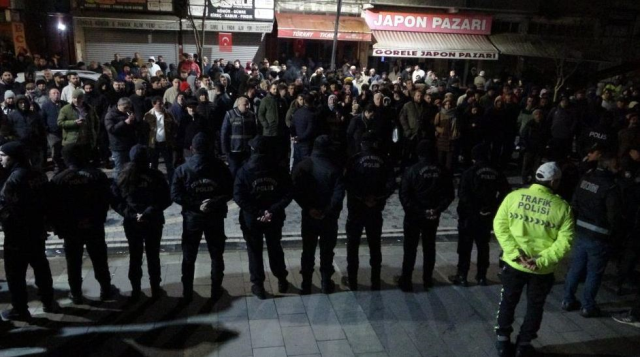 Tacizden tutuklanan belediye başkanının başını yakan mesajlar