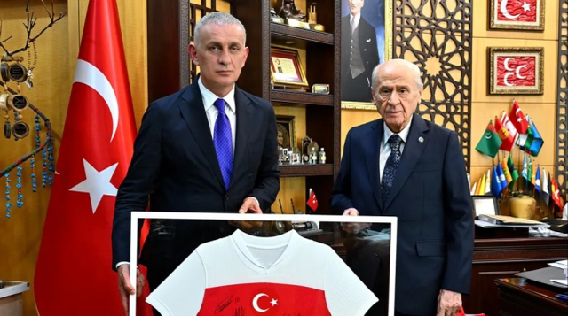 Bahçeli'den Hacıosmanoğlu'na tam destek: Cesurdur, delikanlıdır, yoluna devam etmelidir