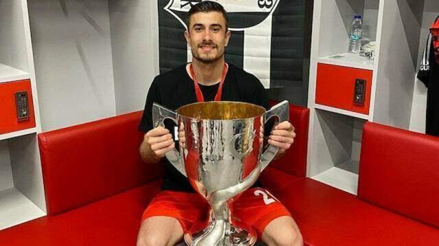 Beşiktaş'tan Trabzonspor'a geçen Dorukhan'ın, forma numarası ve kazanacağı ücret belli oldu