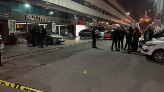 Bağcılar'da oto galeriye silahlı baskın! Aynı aileden 3 kişi hayatını kaybetti