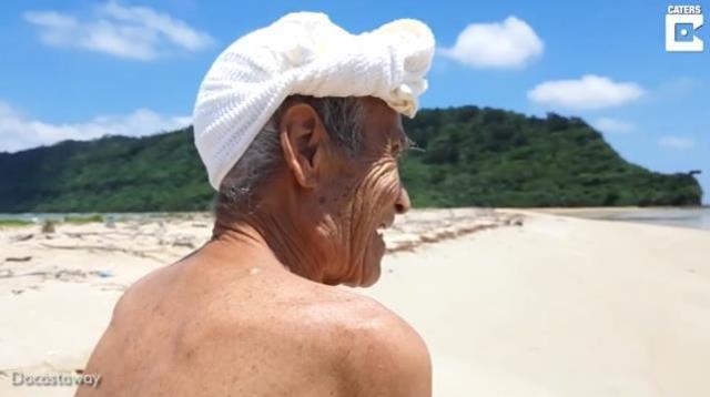 Şehir hayatına alışamadı! 30 yıl boyunca yaşadığı adaya geri dönen yaşlı adamın ilk işi bakın ne oldu