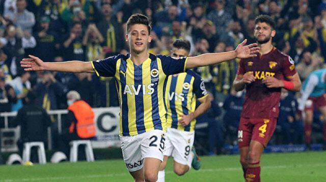 Fenerbahçe'de 10 numaranın yeni sahibi Arda Güler oldu