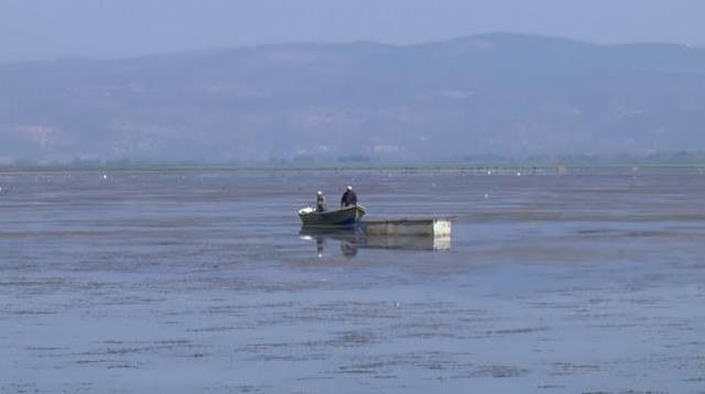 Binlerce kuşa ev sahipliği yapıyordu! Marmara Gölü'nden geriye bu görüntüler kaldı