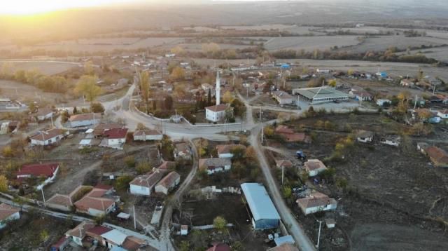 Türkiye'nin dört bir yanından bu köye akın ediyorlar, boş ev kalmadı