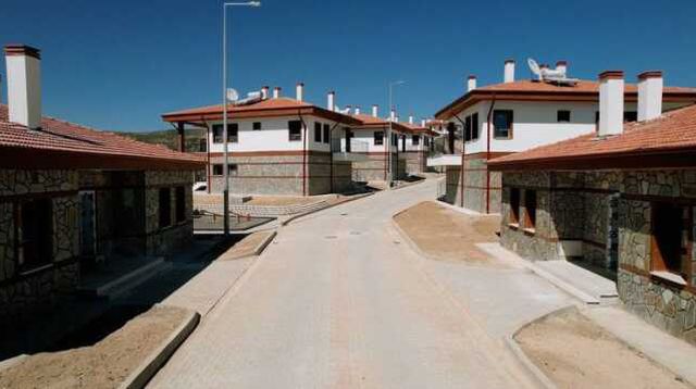 Fotoğrafın deprem bölgesinde yapılan konutlara ait olduğu iddiası