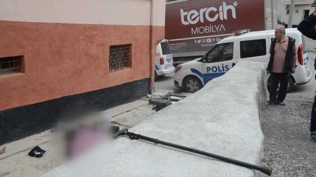 Elektrikli bisiklet devrildi; sürücüsü öldü, karısı yaşam savaşı veriyor