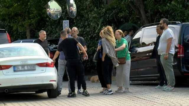 Cem Yılmaz, Zafer Algöz ve Ozan Güven taziye için Özkan Uğur'un evine gitti