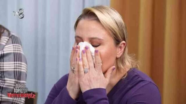 Yemekteyiz'te ortalık karıştı! Aldığı puanı beğenmeyen yarışmacı, rakibine su attı