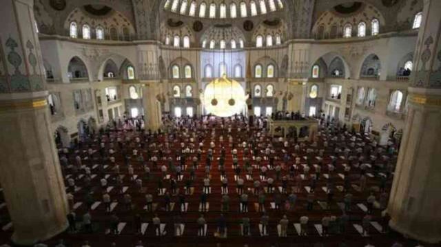 Bayram namazı saat kaçta 2024? Uşak bayram namazı kaçta okunuyor, ne zaman kılınacak? İl il Ramazan Bayramı namazı saatleri!