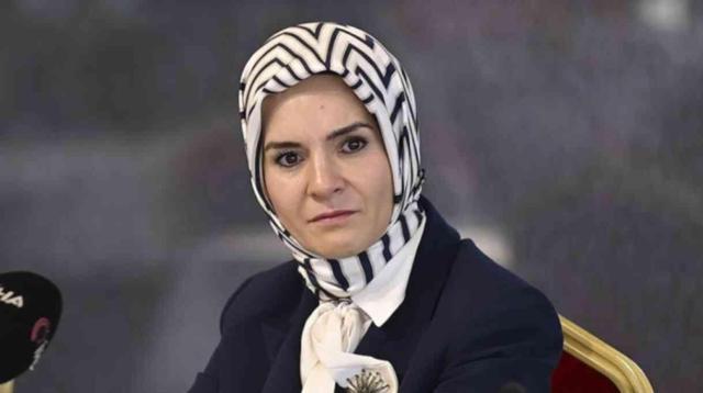 Aile ve Sosyal Hizmetler Bakanı Göktaş'ın aracı kaza yaptı! Mahinur Özdemir Göktaş yaralandı mı?