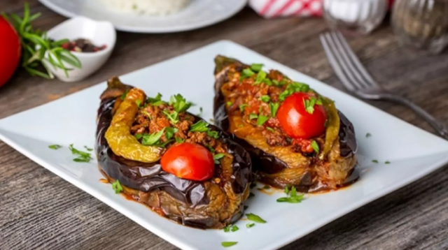 İmam Bayıldı ve Karnıyarık Aynı Yemek Mi?